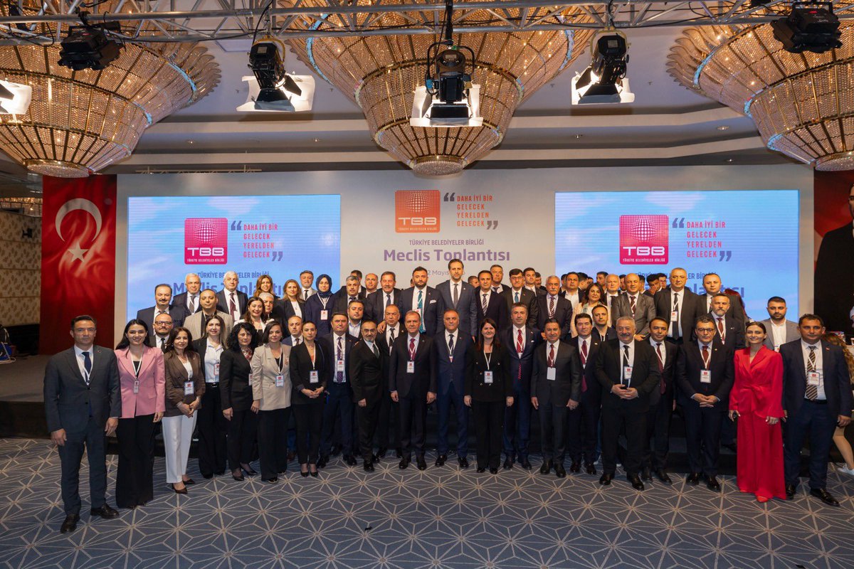 Sinem Dedetaş tweet media