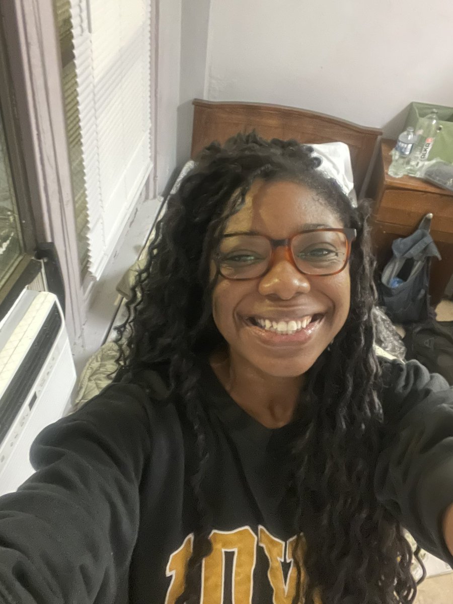 Kendra tweet media