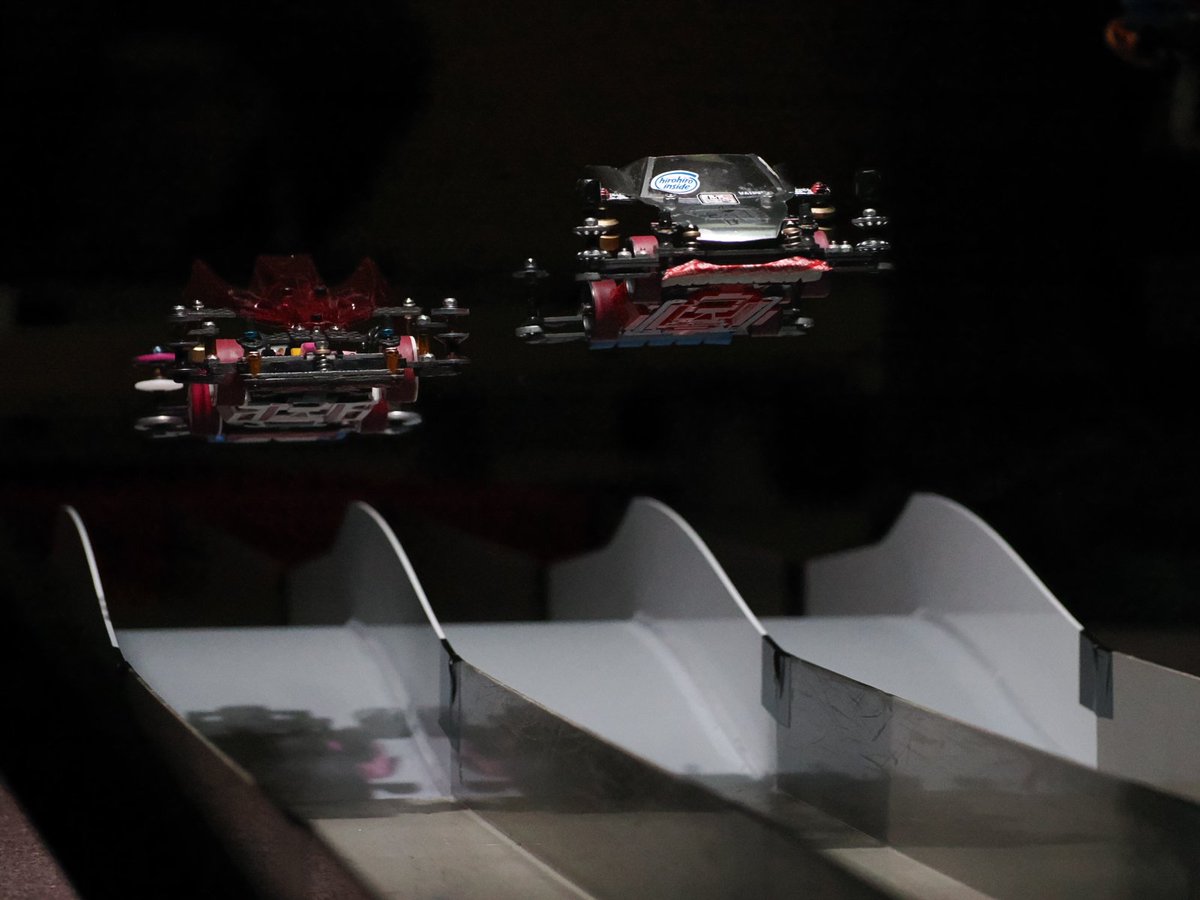 osmz666's tweet image. #TOPGEARGP は裏レースに突入。謎セクション「SJ 」でみんなマンガみたいに跳んでます（笑）

#タミヤ #TAMIYA 
#ミニ四駆 #mini4wd 
#撮り四駆 #osmz_shotz
