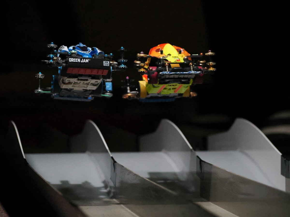 osmz666's tweet image. #TOPGEARGP は裏レースに突入。謎セクション「SJ 」でみんなマンガみたいに跳んでます（笑）

#タミヤ #TAMIYA 
#ミニ四駆 #mini4wd 
#撮り四駆 #osmz_shotz