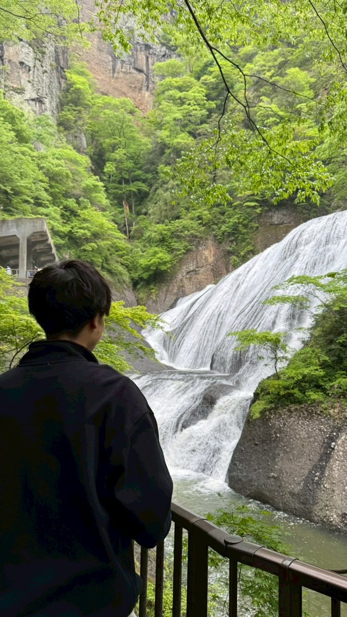 滝見て心洗ってきた。
学校のことは忘れよう。