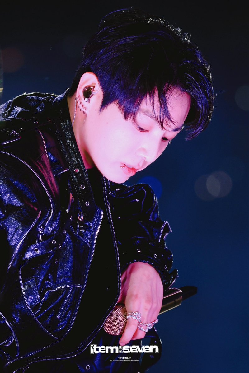 ItemsevenJK tweet media