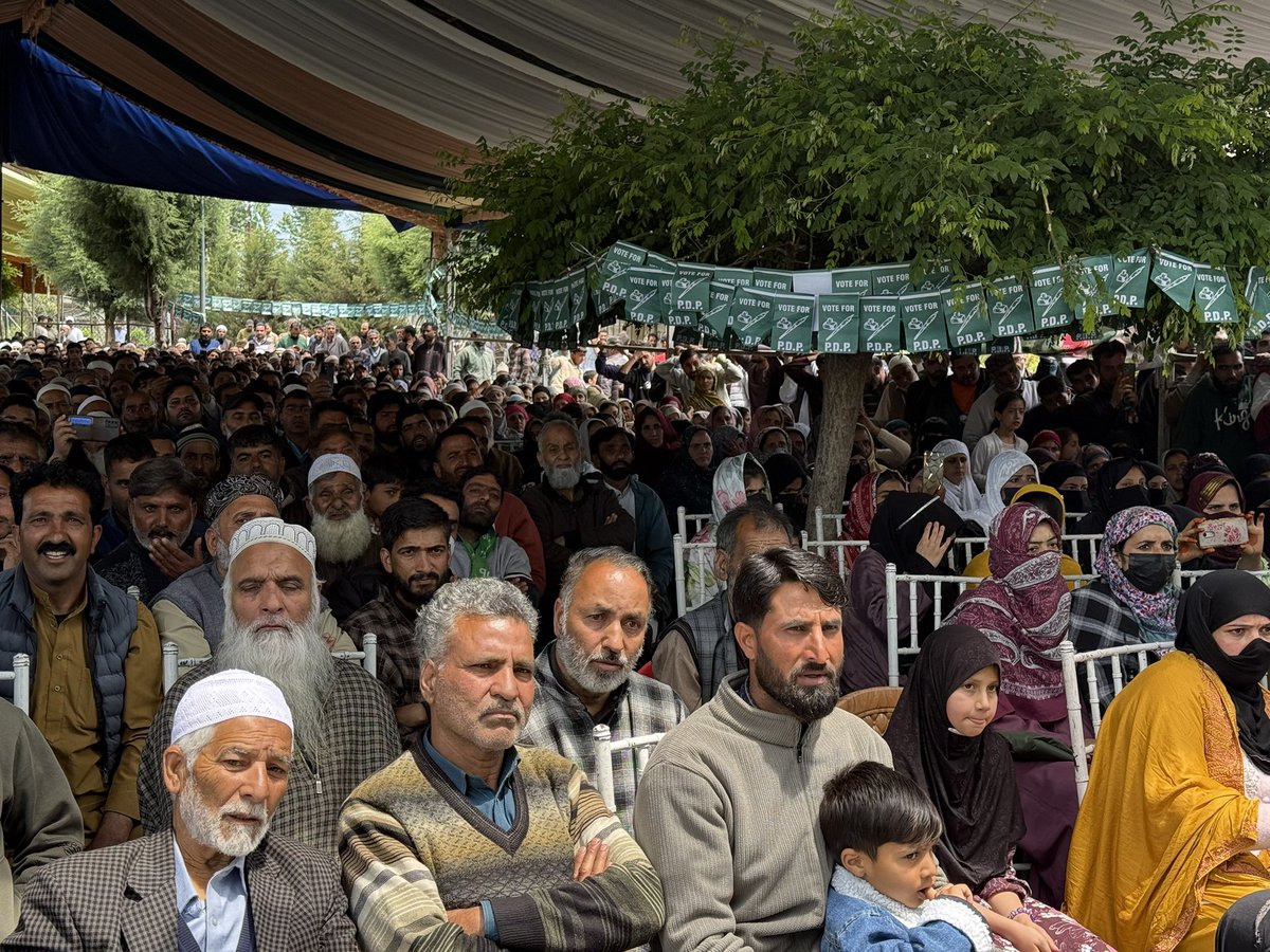 jkpdp's tweet photo. The turnout in Ganderbal reflects more than numbers. It shows a cadre that’s reconnecting, reorganising, and ready to take the political message forward. @MehboobaMufti https://t.co/3u0dbdgqYW