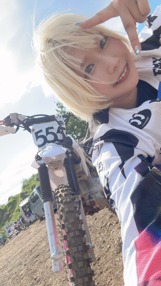 乙アリスちゃんはバイク女子💓 tweet media