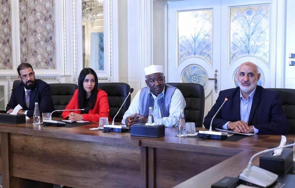 bentaboun's tweet photo. كأعضاء من المسار الأمني بالحوار المُهيكل إلتقينا بالسيد الرئيس محمد المنفي يوم الخميس الماضي.

تناول اللقاء، عدة موضوعات متعلقة بالمسار الأمني والعسكري، وفي مقدمتها التحديات التي تواجه جهود توحيد المؤسسة الأمنية والعسكرية، والسُبل الكفيلة بإنجاح هذه الجهود وتعزيز الاستقرار. https://t.co/GcEvxwWuFa