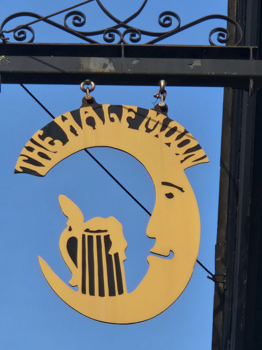 danielrbates82's tweet image. 📍The Half Moon Hitchin, Hertfordshire. 

My pub review: facebook.com/share/p/1BG2v5…

#pub #bars #beer #beers #ale #beerlover #beerlovers #craftbeer #craftbeerlover #craftbeerlife #craftbeerporn #craftbeers #craftbeergeek #craftbeernotcrapbeer #beerstagram