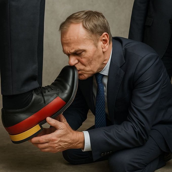 <a href="/donaldtusk/">Donald Tusk</a>