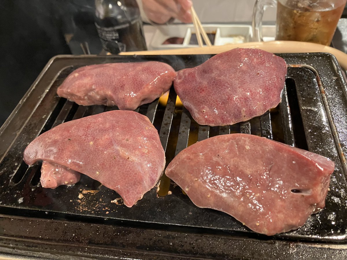 ねる tweet media