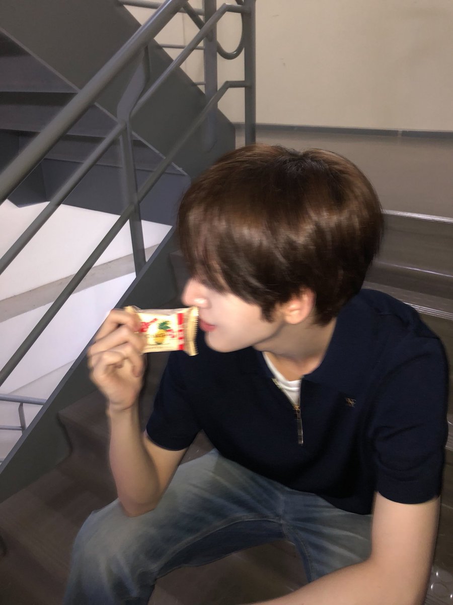 루.. tweet media