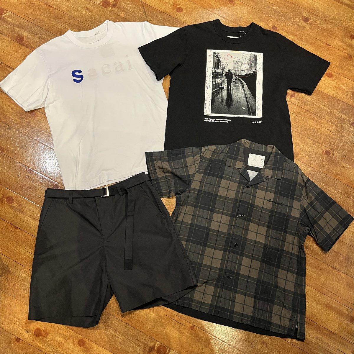 geejeeMORIOKA's tweet photo. #sacai の春夏アイテムが入荷です☘️ 

・ジェームスディーン フォト Tシャツ
・【青山店限定】 ロゴTシャツ (新品とUSEDの2点入荷)
・25SS チェックプリント オープンカラー チェック 
・タフタ ショートパンツ

ぜひ店頭にて商品お確かめ下さい🏁 https://t.co/f8RBmdbbn3