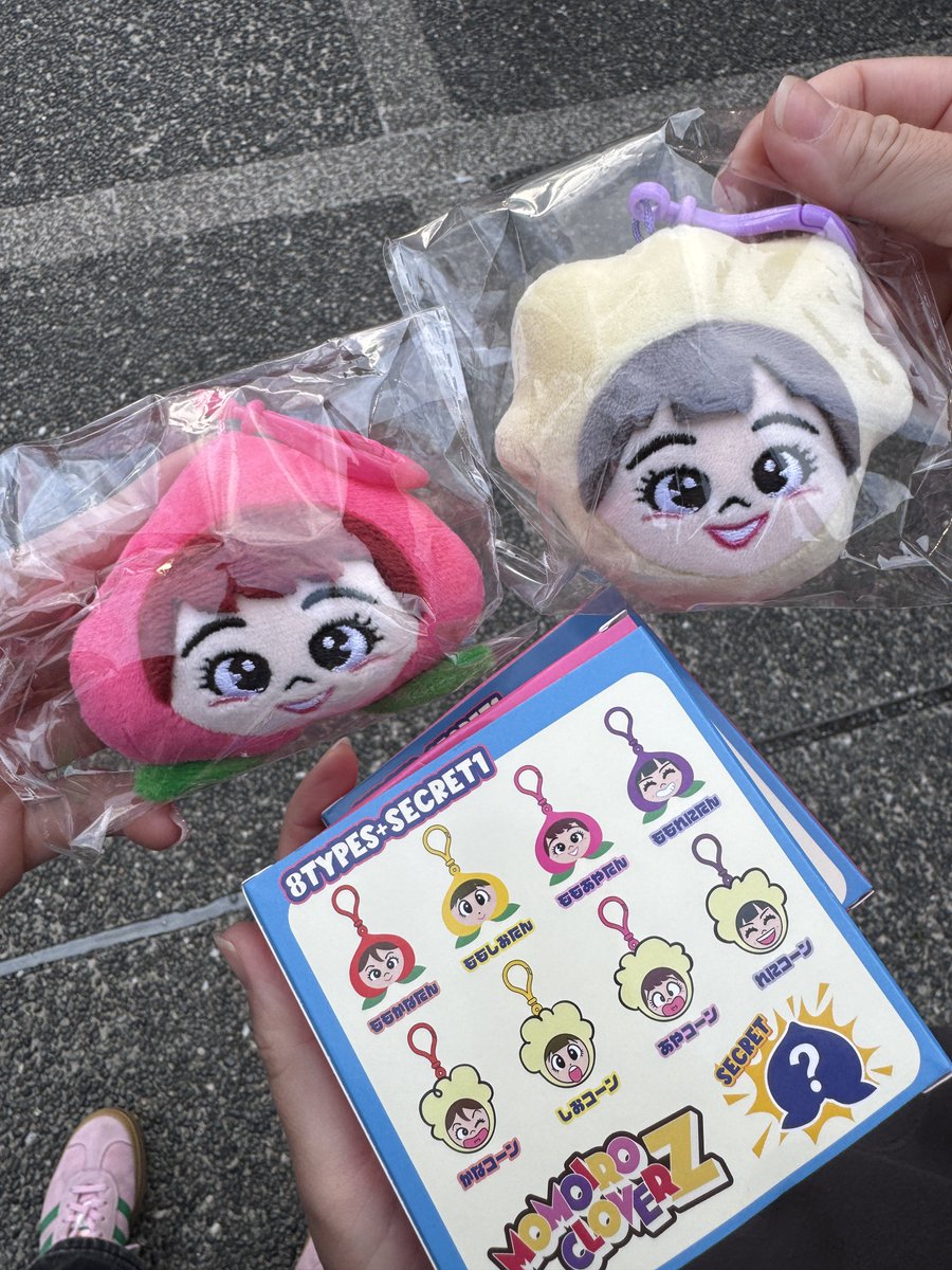 MayuMomoclo's tweet photo. まって、れにちゃんのコーンかと思ったら誰wwwwwwwwwwwww
レアキャラ？wwwwwwwww
顔だけ彩夏ちゃんなんだけどwwww

#ももクロランド https://t.co/mZeyHUCRCY