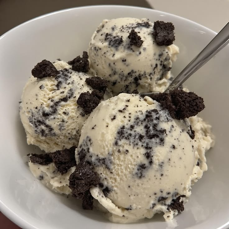Dessert Diaries tweet media