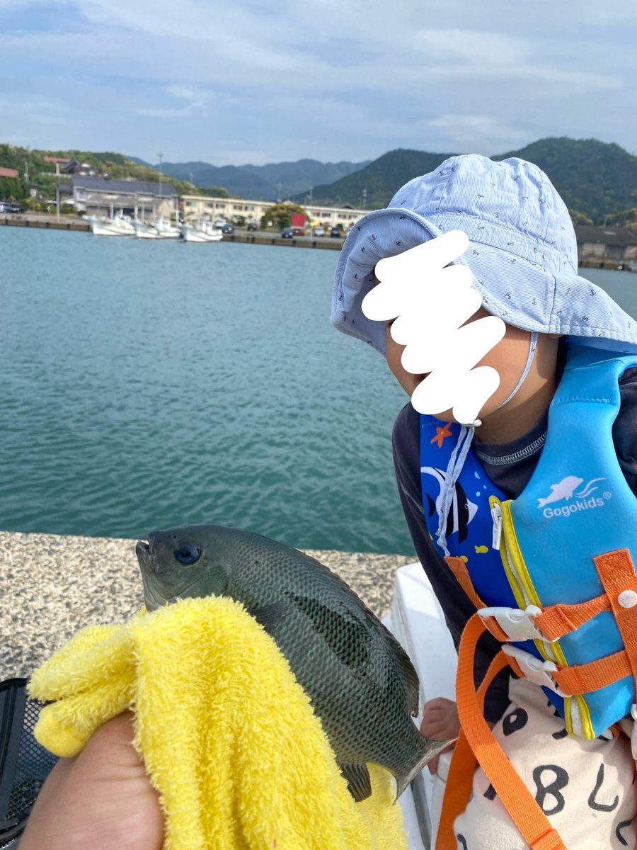 crfmuc0nd's tweet photo. 昨日の夕方息子と釣ってきた魚を煮付けでいただく幸せ。

延べ竿のウキ釣りから少しずつ覚えさせようとしてるので、大人になったら俺の何十倍も釣り上手くなってる気がする😂 https://t.co/9QUwtwvFwd