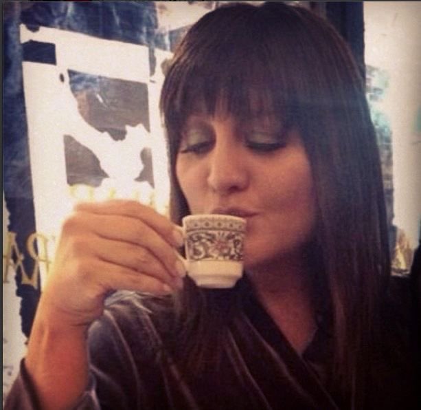 oğlan: kafede bir kız masası gördüm matcha date yapıyorlardı
başköşede biz: