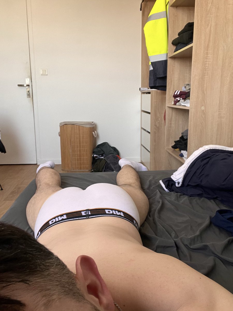 31_flz's tweet photo. Quelques vues de derrière 🤭 https://t.co/nZ5eD4ApgZ