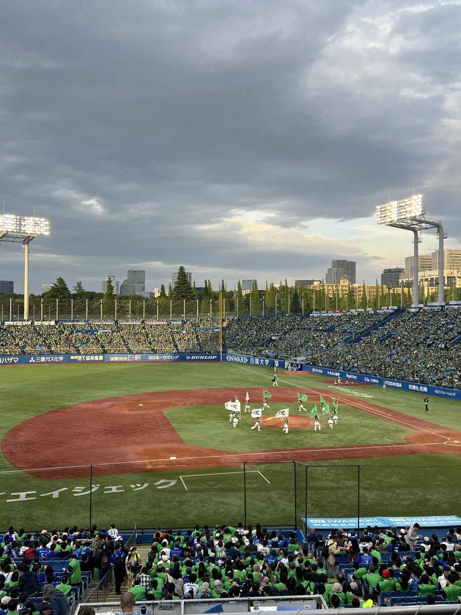 久しぶりに
神宮に来た〜っ！
風が気持ちいいわ〜