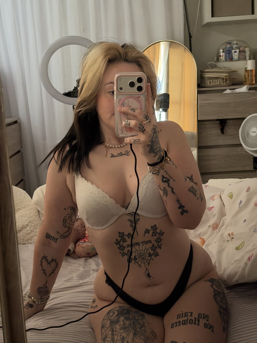 𝓢𝓸𝓯𝓲𝓪 𝓫𝓵𝓪𝓬𝓴❤️🔥 tweet media