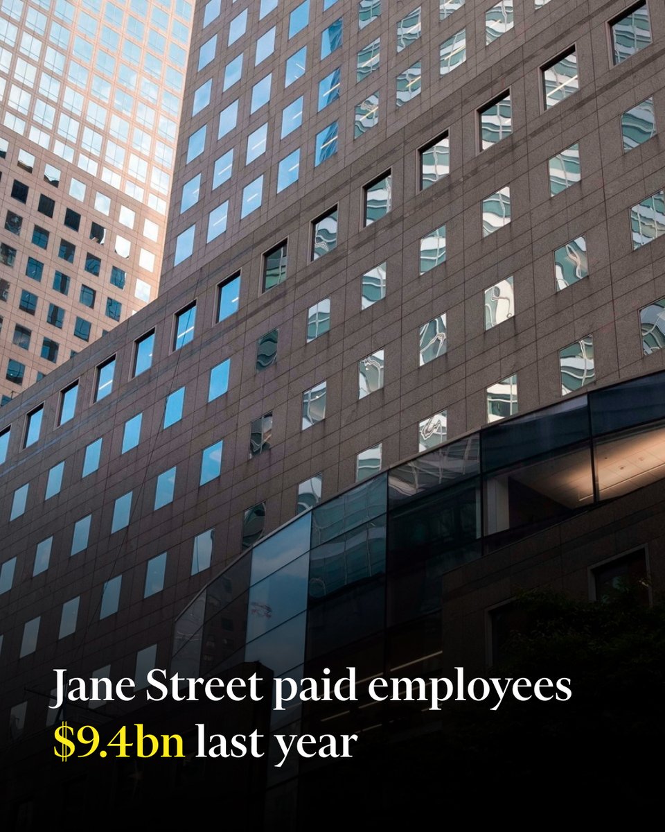 FT's tweet image. The New York-based firm hauled in a record $40bn in 2025 and paid out about a quarter of it to employees — roughly $2.7mn per employee for a staff of 3,500. ft.trib.al/GxwXzR4