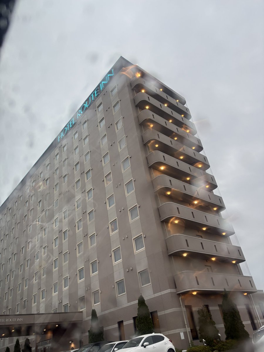 お宿到着〜

こっちまでの道のりは万里の長城よりも長ぇよ(?)

道中まさかのフォロワーさんと落ち合って激アツ🔥🔥

雨は夜のうちに止みそうだし、明日は楽しむぞ🔥🔥