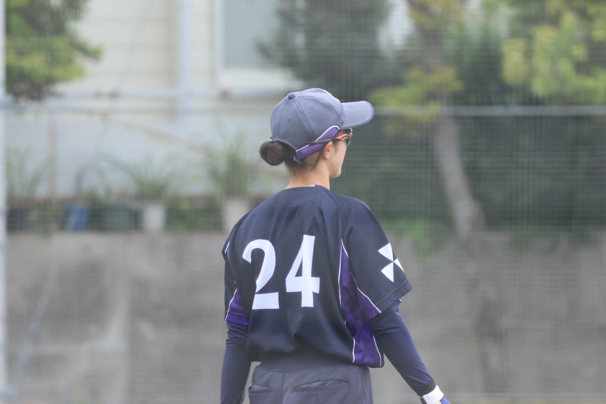 doshisha_soft_'s tweet photo. 【春季関西学生ソフトボールリーグ戦】
📍園田学園大学
　VS  大阪青山大学　1-0⚪️

本日の試合は、ピッチャーを中心とした守備で流れを作り、一度のチャンスを掴み取ることが出来ました。
苦しい試合展開でしたが、一部昇格に向け一歩前進できたことを自信に繋げ、次戦も頑張ってまいります。 https://t.co/NzFUNpM1Mb
