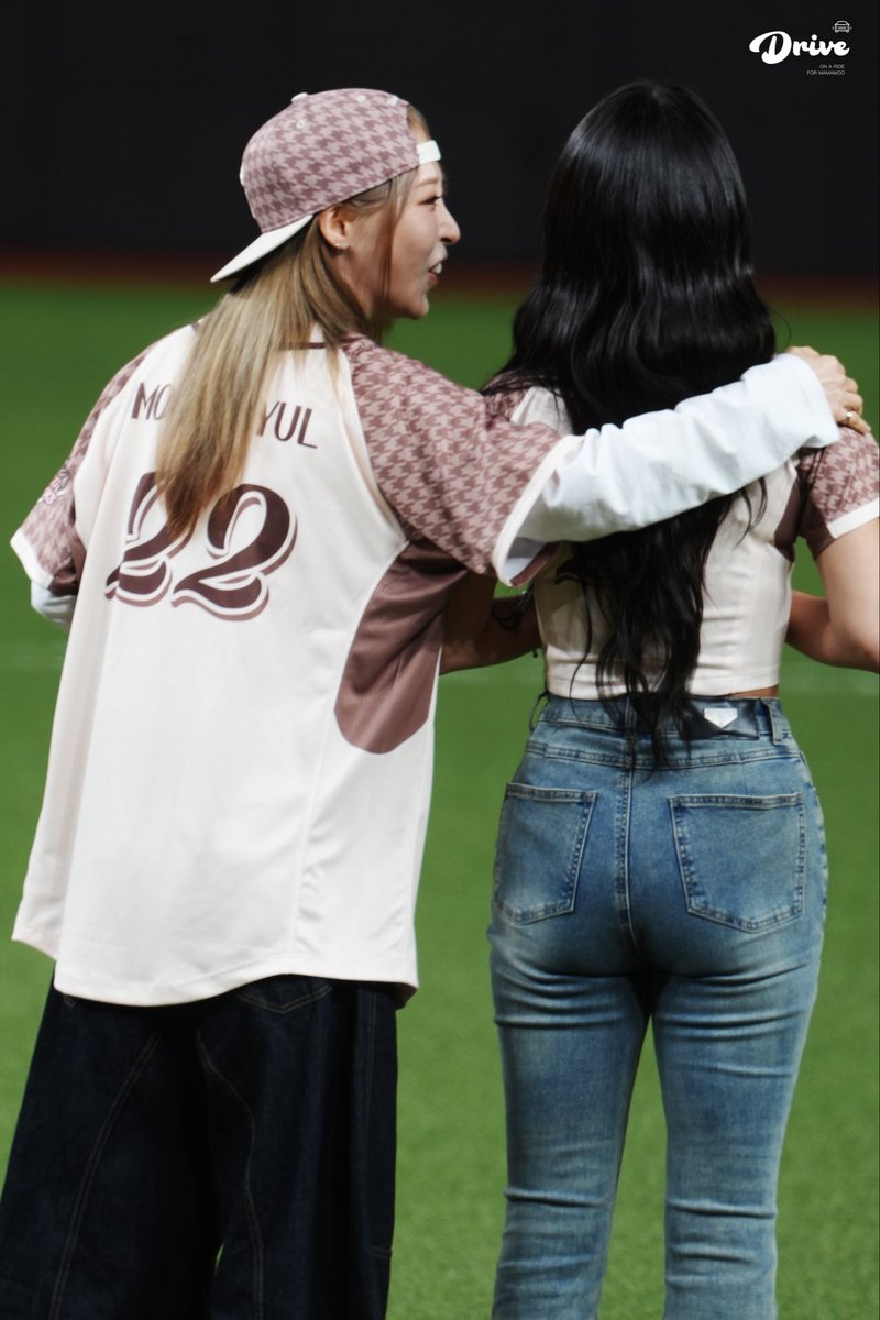 yourmoomoo's tweet photo. and fanfiction still writes itself after all these years 😮‍💨 https://t.co/PbFpkQfBY6