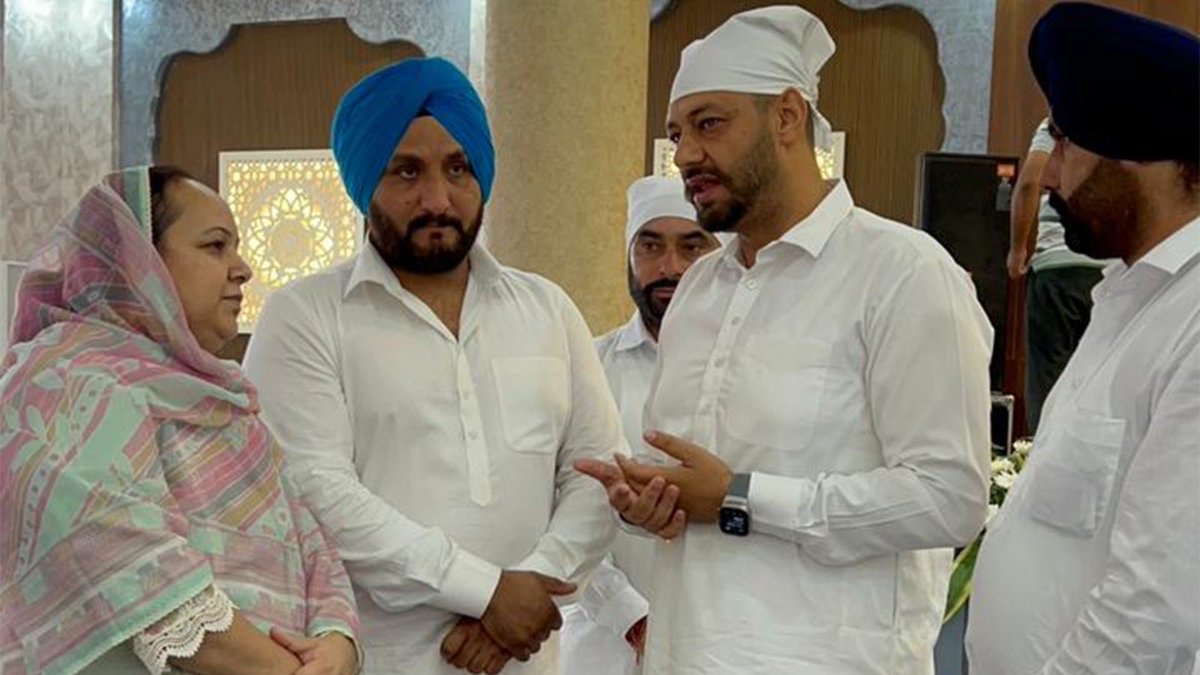 GGhanour's tweet image. ਸਰਦਾਰ ਪ੍ਰਕਾਸ਼ ਸਿੰਘ (ਧੋਤ) ਸਾਬਕਾ ਨਗਰ ਕੌਂਸਲ ਪ੍ਰਧਾਨ ਜੀ ਦੇ ਭੋਗ ਸਮਾਗਮ ‘ਚ ਸ਼ਾਮਿਲ ਹੋਏ 
ਉਨ੍ਹਾਂ ਦੀ ਸਾਦਗੀ, ਨਿਮਰਤਾ ਤੇ ਲੋਕ ਸੇਵਾ ਲਈ ਸਮਰਪਣ ਹਮੇਸ਼ਾਂ ਯਾਦ ਰਹੇਗਾ 
ਵਾਹਿਗੁਰੂ ਅੱਗੇ ਅਰਦਾਸ ਹੈ ਕਿ ਵਿਛੁੜੀ ਆਤਮਾ ਨੂੰ ਆਪਣੇ ਚਰਨਾਂ ‘ਚ ਨਿਵਾਸ ਬਖ਼ਸ਼ੇ ਅਤੇ ਪਰਿਵਾਰ ਨੂੰ ਇਹ ਦੁੱਖ ਸਹਿਣ ਦਾ ਬਲ ਬਖ਼ਸ਼ੇ 

#rip #waheguruji #punjab