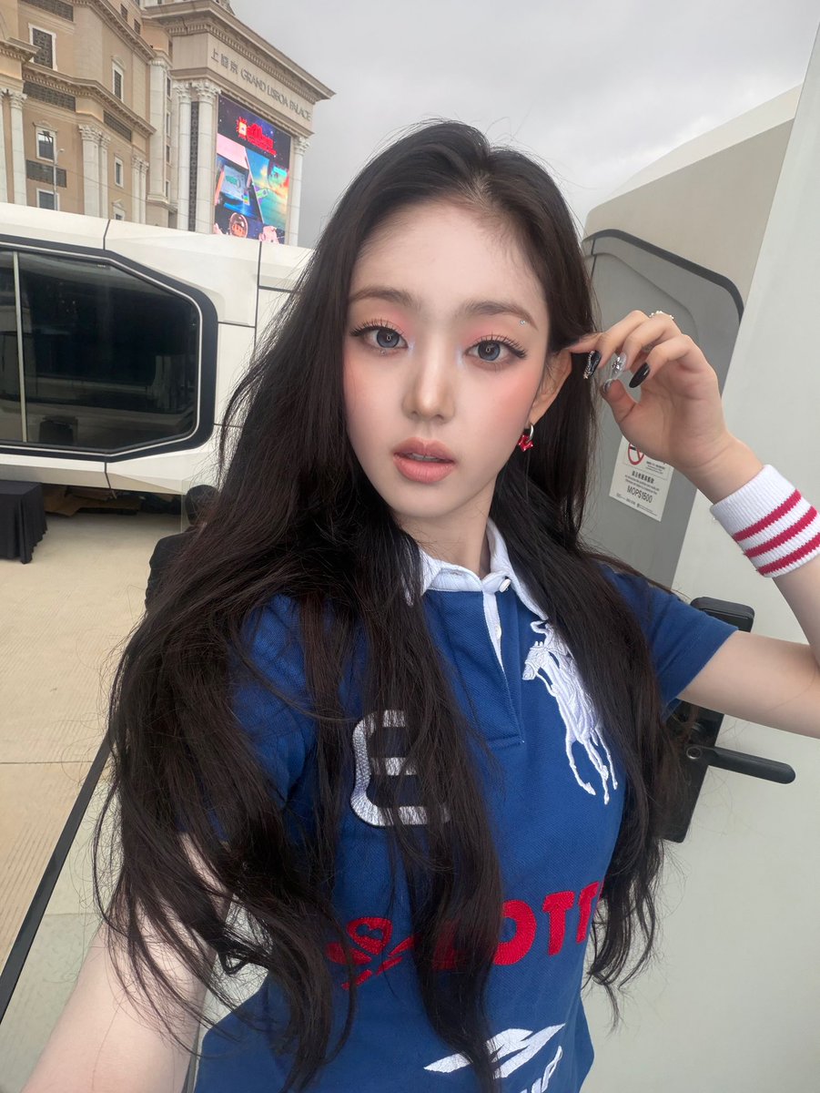 빈 tweet media