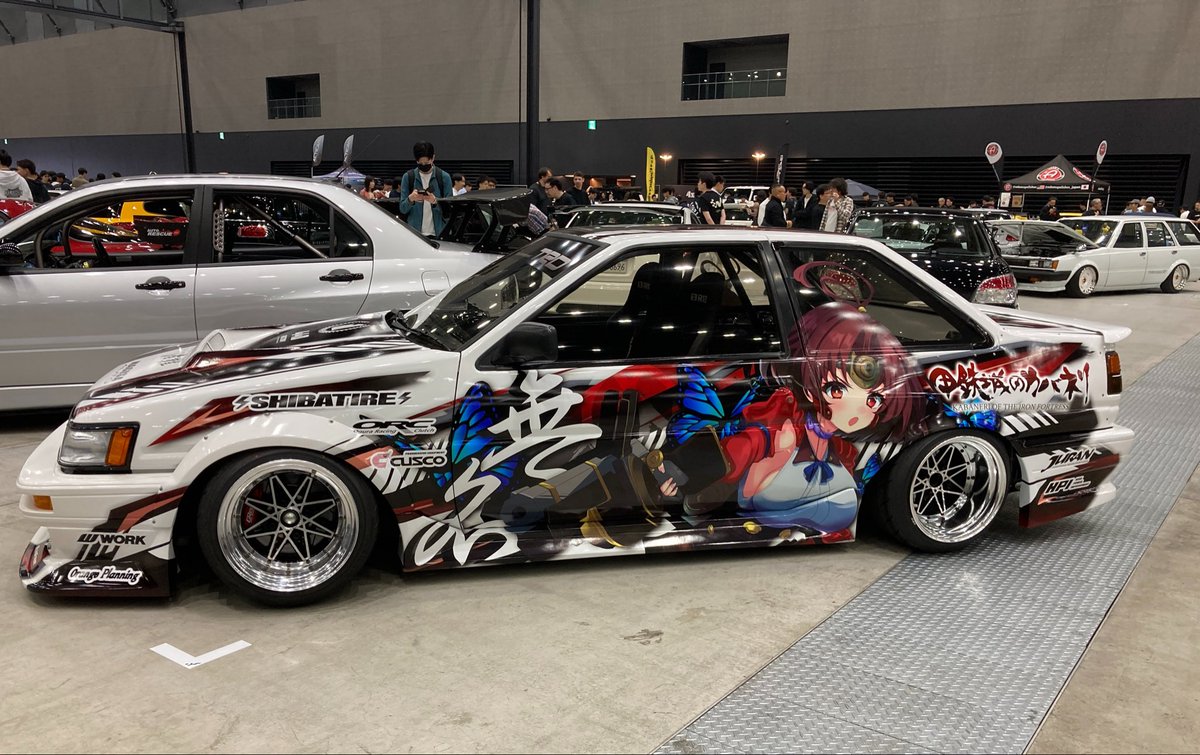 しま tweet media