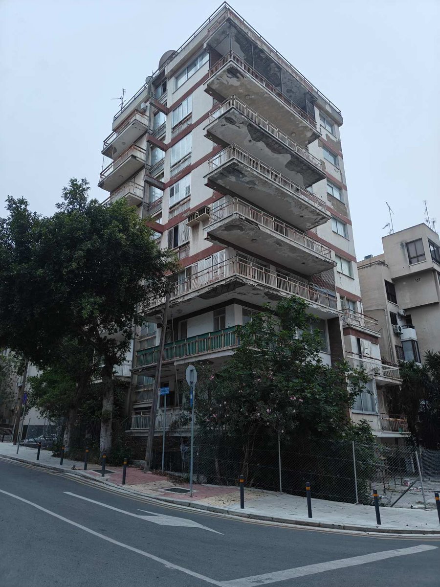 kyriakichristo's tweet image. #Cyprus #Nicosia 
Περί επικίνδυνων οικοδομών ο λόγος….
Λευκωσία , απέναντι από ξενοδοχείο Σεμέλη