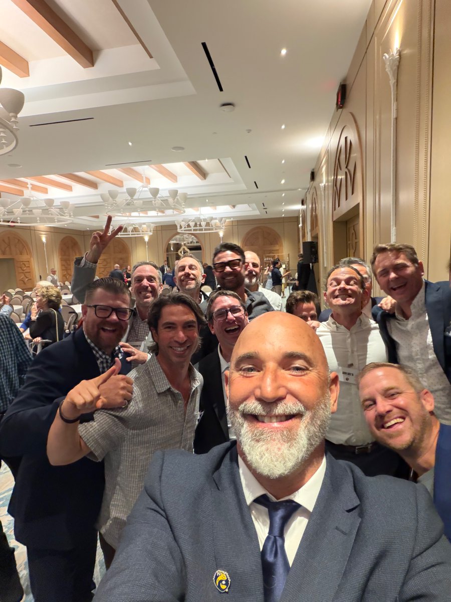 HolocherPaul's tweet photo. Honored and humbled to be inducted in UC Santa Cruz Athletics Hall of Fame with a wonderful class of athletes and fellow coaches. Special thank you to AD Chris Spells and UCSC Men's Soccer for bringing us together again. Go Slugs! #noknownpredators https://t.co/EoXYMbx6dY