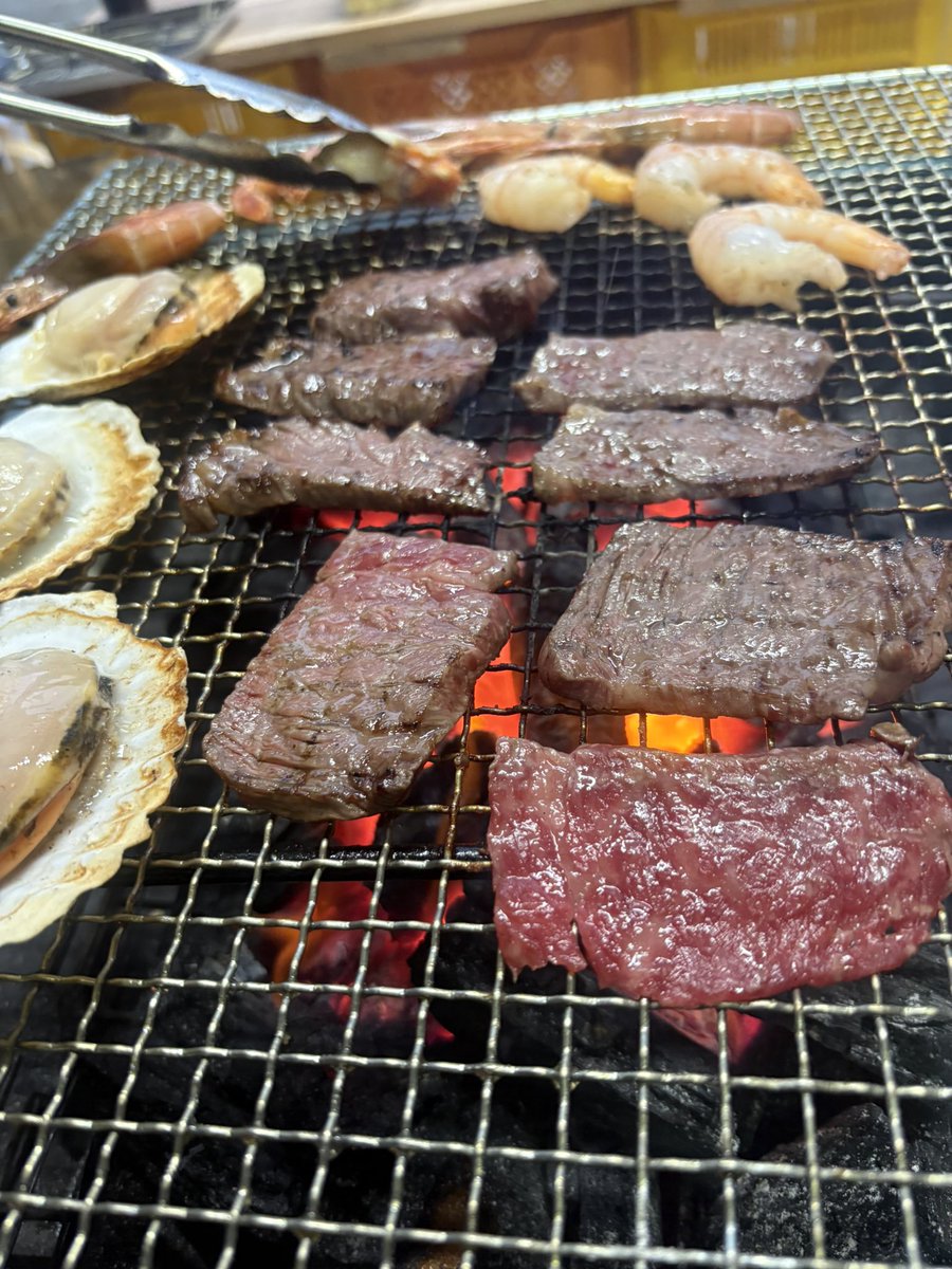 せま tweet media