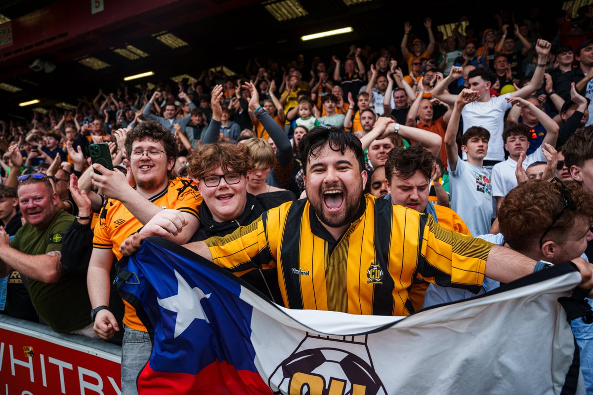 CambridgeUtdFC's tweet photo. Best fans in all the land. 👏 https://t.co/36ZulddZ27