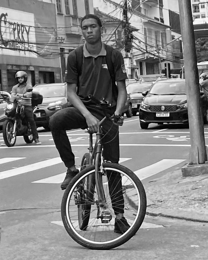 abrahaoscoppeta's tweet image. #streetphotografy  #monochrome #pb #noir #photo #blackwhitephoto #thepeoplewemet #streetfps #Shotoniphone #fotografiapretoebranco
