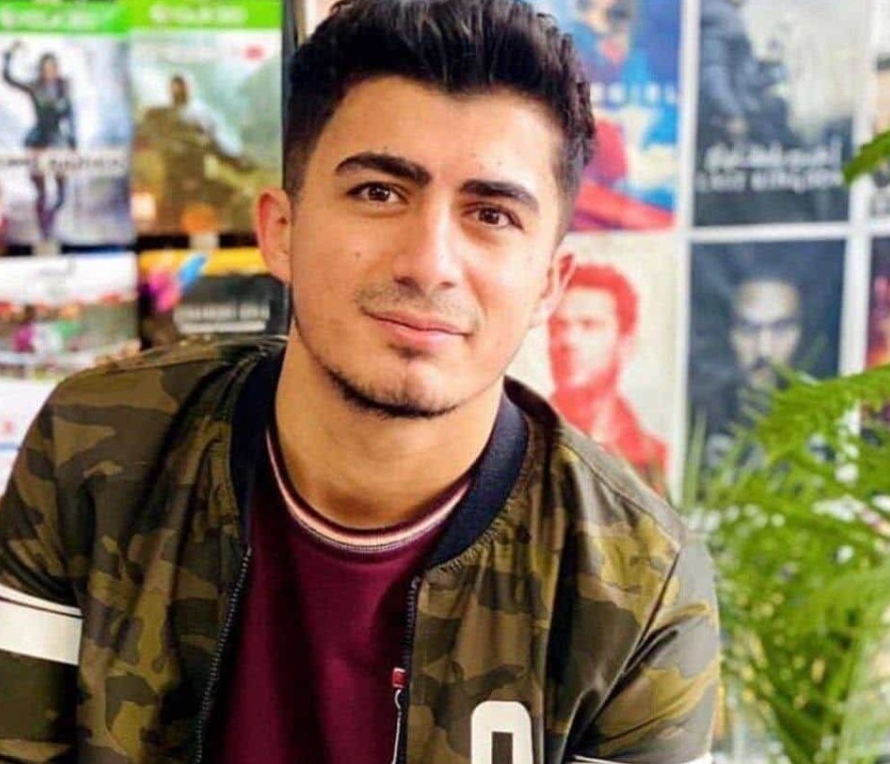 Alerte actualité #Iran - droits humains
Les autorités judiciaires iraniennes ont annoncé l’exécution du manifestant Mehrab Abdollahzadeh à l’aube à Orumiyeh.
Selon des médias proches du pouvoir judiciaire, il aurait été condamné pour des accusations liées à la mort d’un policier,