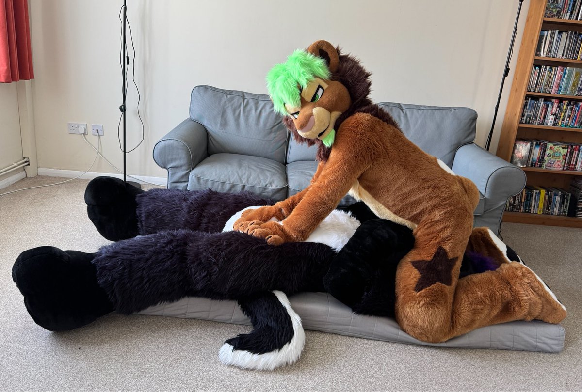 Skunkpet tweet media