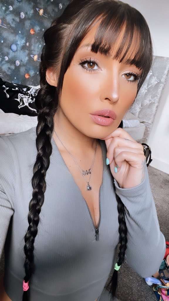 Alexfd99's tweet photo. Every day is for worshipping @missmoneyfem 

I belong on my knees, in awe of Your beauty and Your power. 

There is nothing I wouldn’t do to please You, to make You happy. 

I exist at Your mercy, to be used in any way imaginable in Your name. 

Thank You, Goddess. 

❤️🙇🏻‍♂️ https://t.co/t5iakplrmI