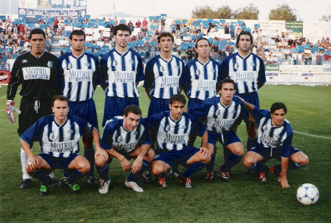 JullRodriguez's tweet photo. @FutbolCarroza 

Motril 01/02

Burgos, Arenaza, Huegún, Samuel Barrio, Nandi, Castillo 

Martínez, Pablo Guede 🇦🇷, Diego López, Velasco y Ortiz.

Antonio “Nene” Montero estuvo en el banquillo. https://t.co/sviCKAGBHk