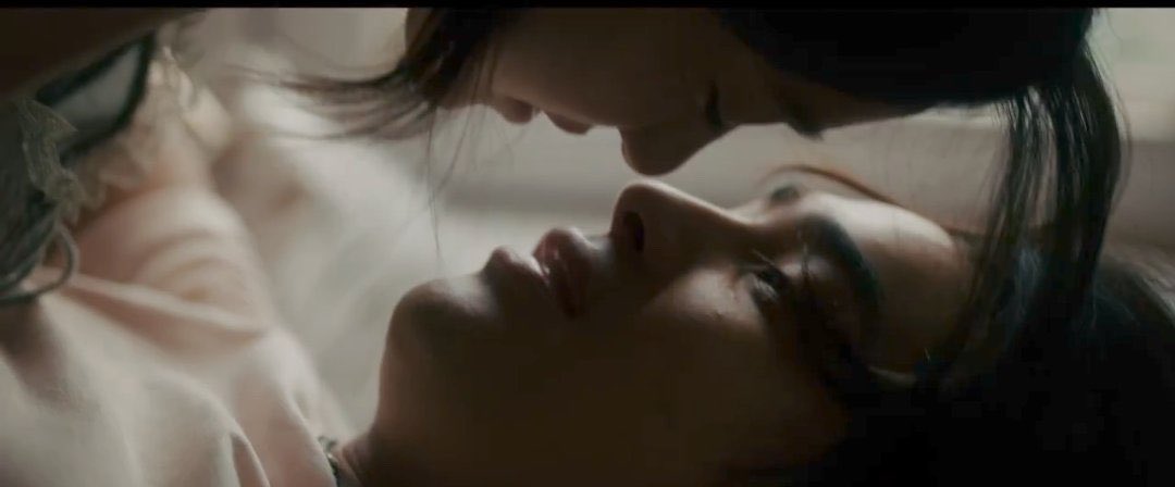 He's Into Her                   Tayo Sa Wakas

#DonBelle