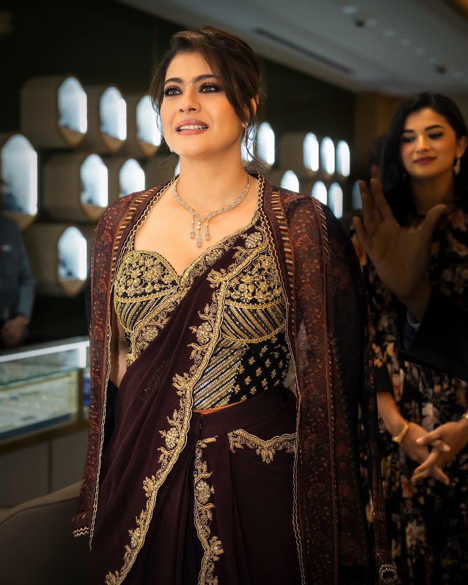 wvmediaa's tweet image. Kajol Devgan ✨🤎/2

#Kajol #KajolDevgan