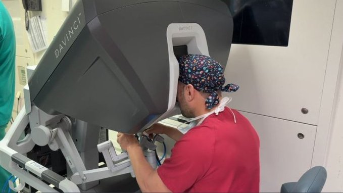 maxilolapaz's tweet photo. 🔹#HospitalLaPaz realiza la 1ª reconstrucción mamaria en España con tejido abdominal asistida x el #RobotDaVinci, x @pharmamarket 

🔸 https://t.co/EiwoCEOsnE

#MAXILOLAPAZ #GANs #IoT #AgenticAI #NBIC #conectividad5G #IAGenerativa #InteligenciaColaborativa #realidadaumentada https://t.co/MvISBeXZby