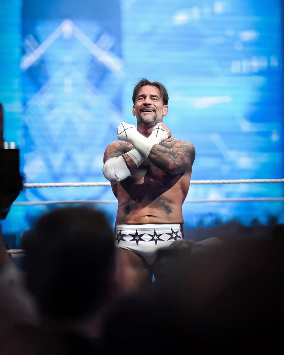 savekade's tweet photo. Todays Aesthetic, MAIN EVENT PUNK 📸🤍 https://t.co/NXiZVy6Jcd