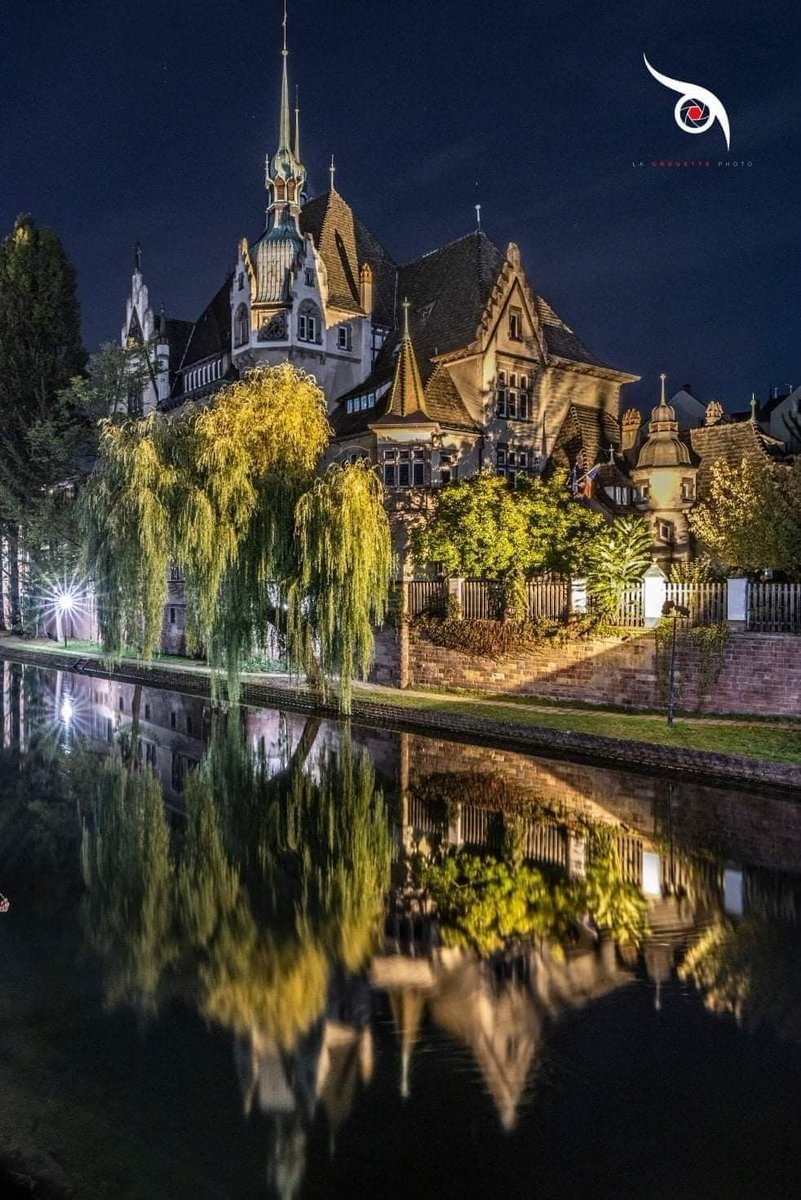 angelicaio81153's tweet image. Strasbourg Old Town Aesthetic Nightlights , Alsace France 
#artistic #photography #architecture #culturalheritagr