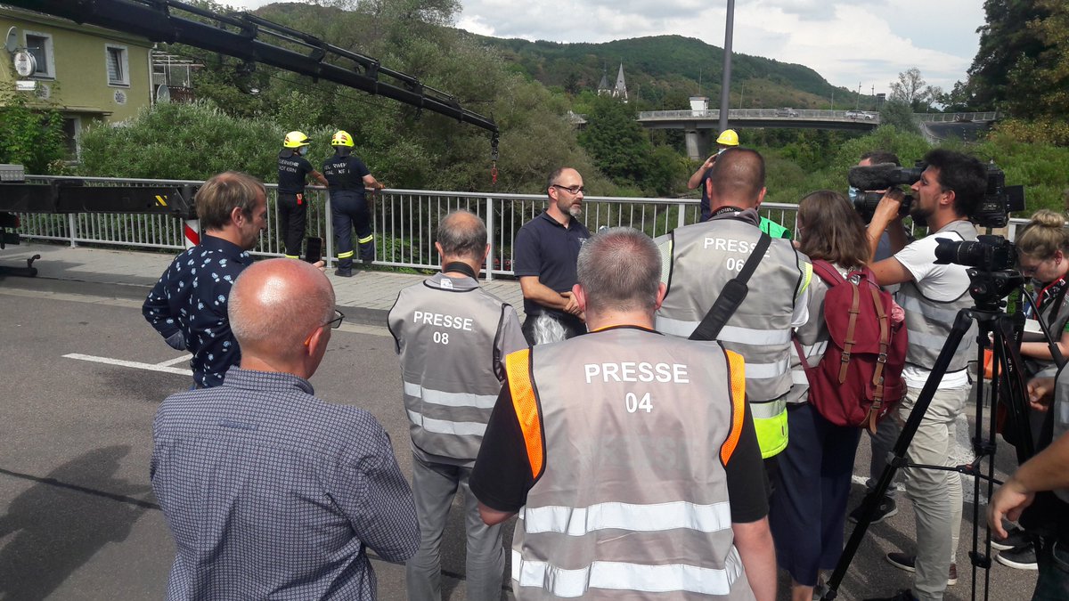 VOST_TeamMedien's tweet photo. Heute ist #Weltpressetag ! Wir nutzen diesen Tag, um uns für die enge und vertrauensvolle Zusammenarbeit mit allen Redaktionen sowie Pressevertreter:innen zu bedanken! Euer #TeamMedien vom #Katastrophenschutz im #LandkreisBadKreuznach #Pressefreiheit #TagderPressefreiheit https://t.co/wC6hJdGrqS