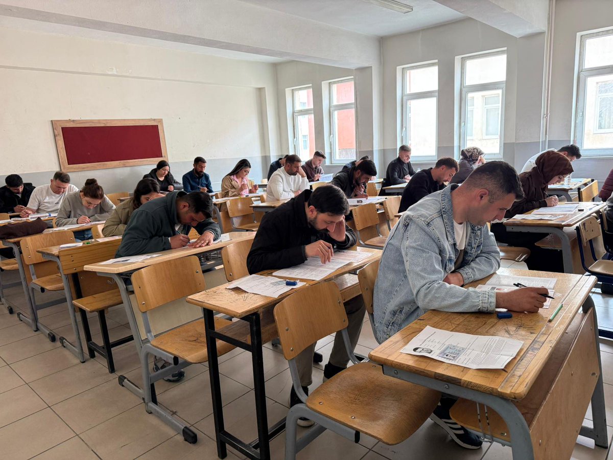 EGMozelguvenlik's tweet photo. Başkanlığımız koordinesinde düzenlenen Özel Güvenlik 120. Temel Eğitim ve 96. Yenileme Eğitimi Yazılı Sınavı saat 12.30’da sorunsuz bir şekilde sona ermiştir.

@TC_icisleri 
@EmniyetGM https://t.co/c23azBFauY