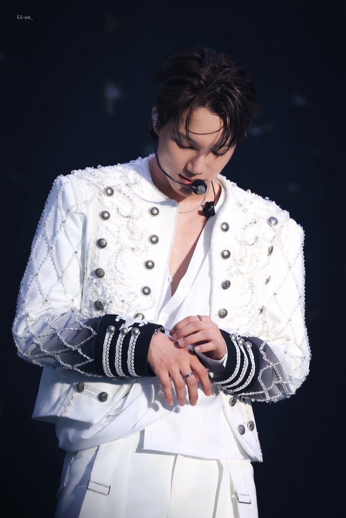 Jongin Pics ♡ tweet media