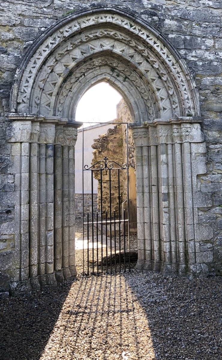 breeda_murphy's tweet image. The ruins of a former #Augustinian #Abbey in #Cong #CountyMayo mostly date to the 13th century and have been described as featuring some of finest examples of medieval ecclesiastical architecture in Ireland.  #CongAbbey