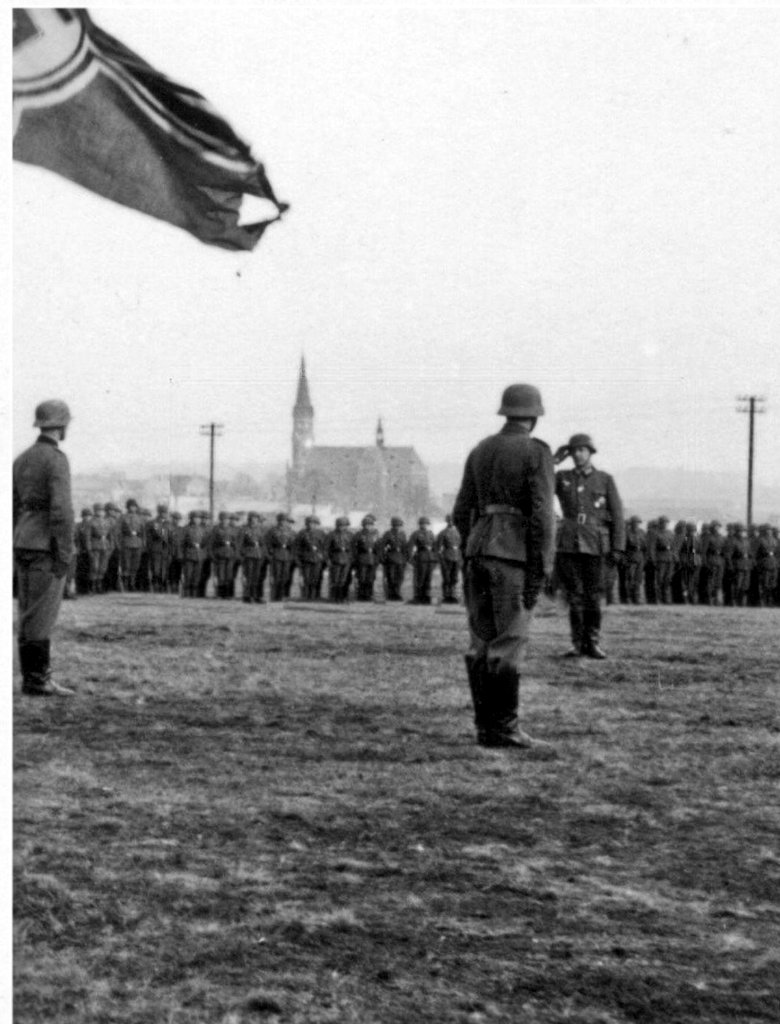 TomFromKatowice's tweet image. My name is Władysław Kotecki🇵🇱,
a baker from Rozwadów, born on May 3️⃣, 1894 in Lwów.
I was murdered by #Germans in their #Death camp #Auschwitz on March 22, 1942 at the age of 4️⃣7️⃣ only because I was a #Pole. 
I survived 7️⃣1️⃣ days.
Please, #NeverForget me!
#genocide 
#NeverAgain