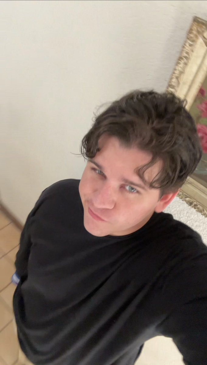 Maxmiliano-chan tweet media