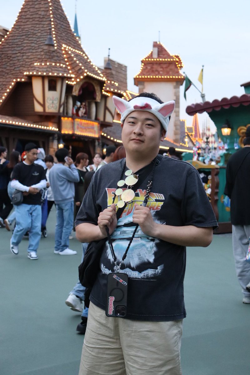 Mu_3149's tweet photo. 初ディズニーランド https://t.co/l9RWzw6ZxI