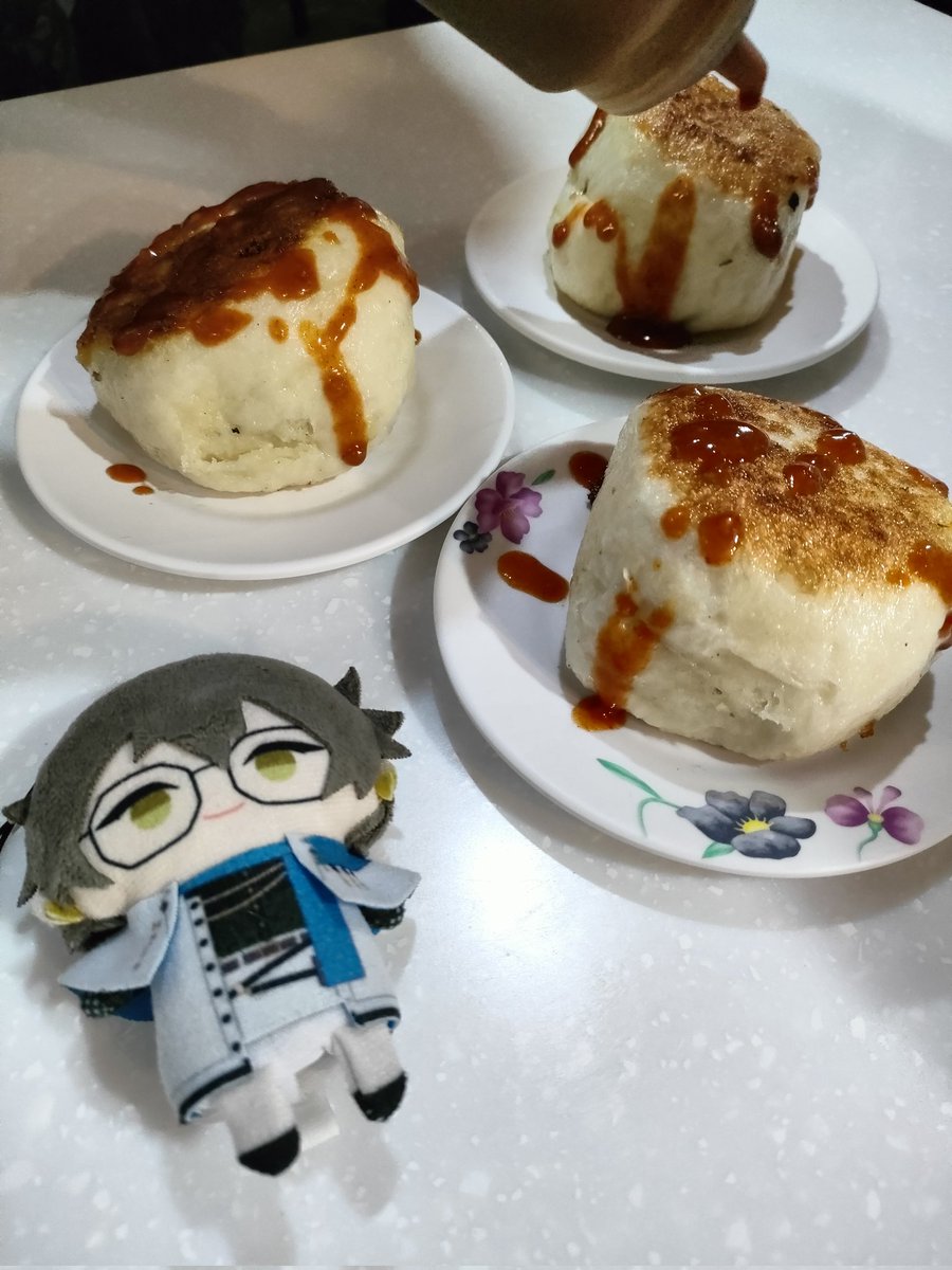 Cathy1030345's tweet photo. 很大的水煎包 https://t.co/HFkvAwi3Jc